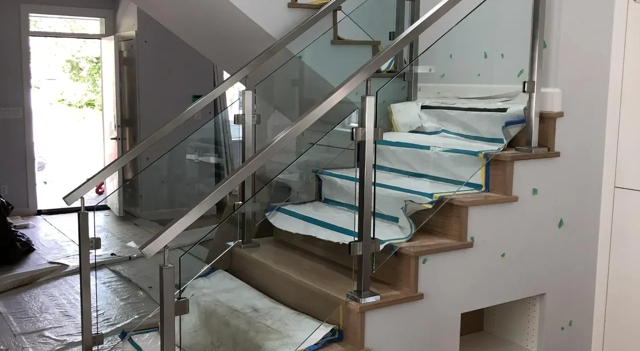 glass stair railing